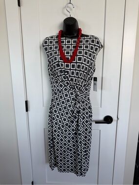 NWT RALPH LAUREN DRESS-Geometric outlined block pattern with twist knot SIZE 10